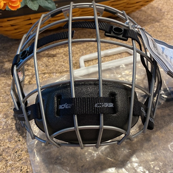 Bauer 5100 Facemask Grille White Hockey M or L :UNSURE OF SIZE - Picture 5 of 17